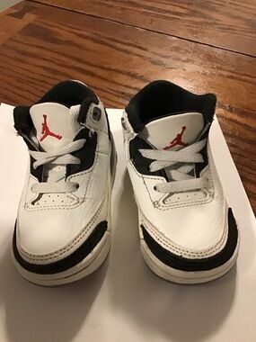 Jordan Kids White, Black & Red Basketball Sneakers